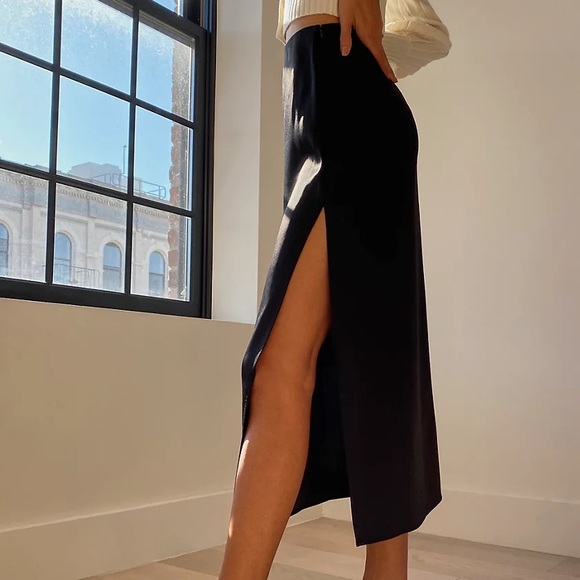 NWOT Aritzia Wilfred Besalu Skirt - Picture 3 of 4